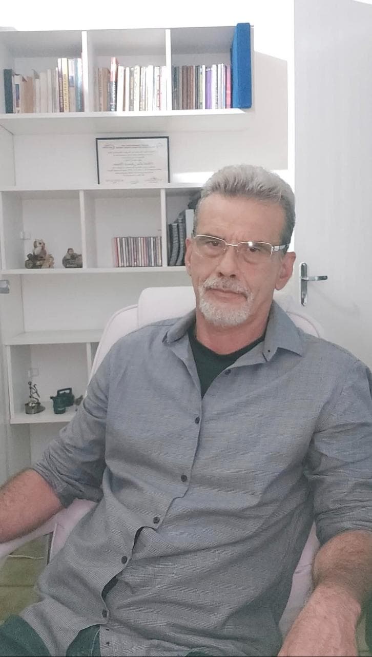 Dr. André Jares — Psicólogo